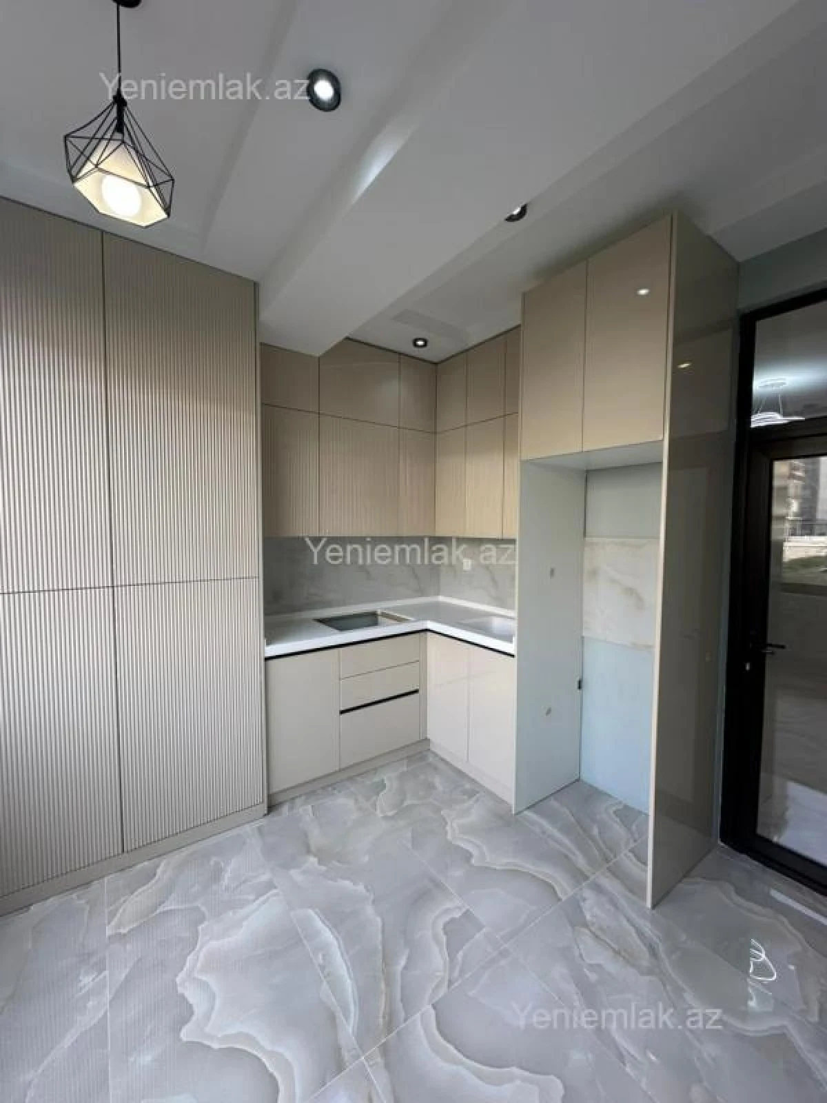 Satılır 3 otaqlı yeni tikili 88 m²