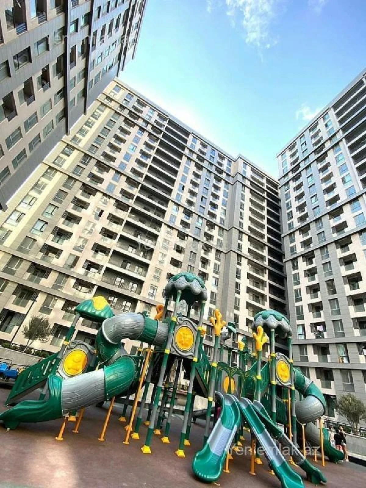 Satılır 3 otaqlı yeni tikili 127 m²