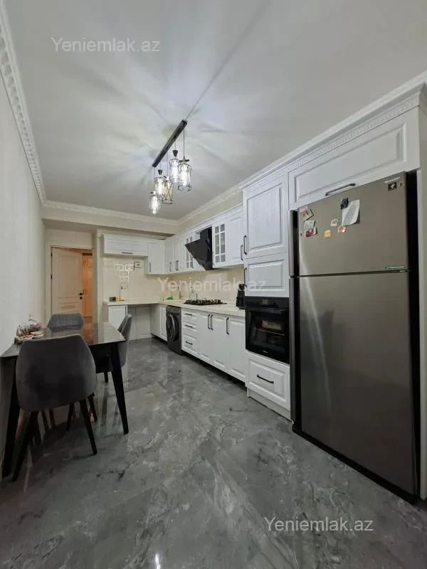 Satılır 3 otaqlı yeni tikili 127 m²