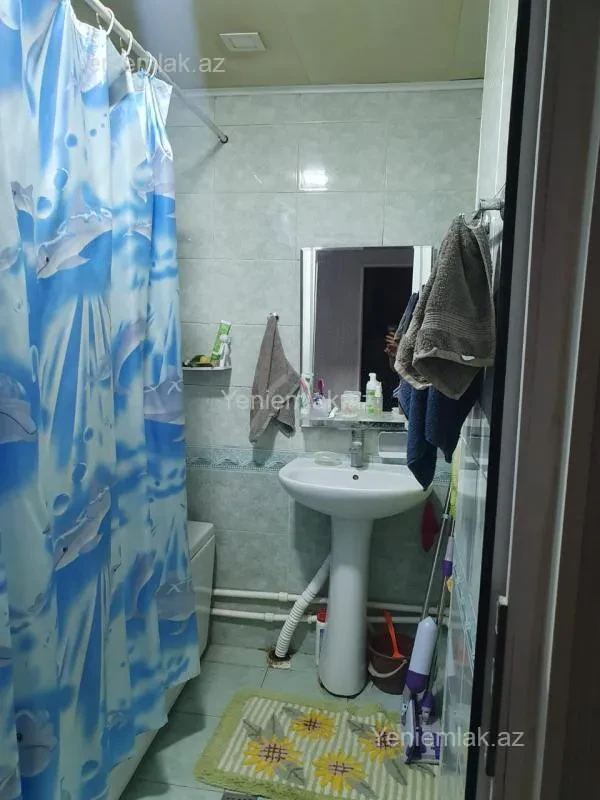 Satılır 2 otaqlı köhnə tikili 60 m²