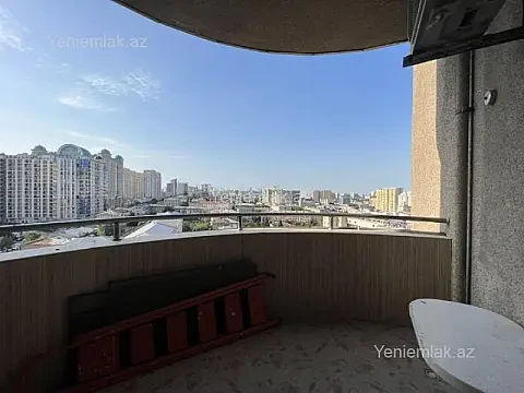 Satılır 3 otaqlı yeni tikili 110 m²