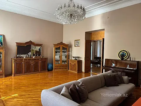 Satılır 4 otaqlı köhnə tikili 220 m² — Bakı, Səbail 4 otaq 220.00 m²