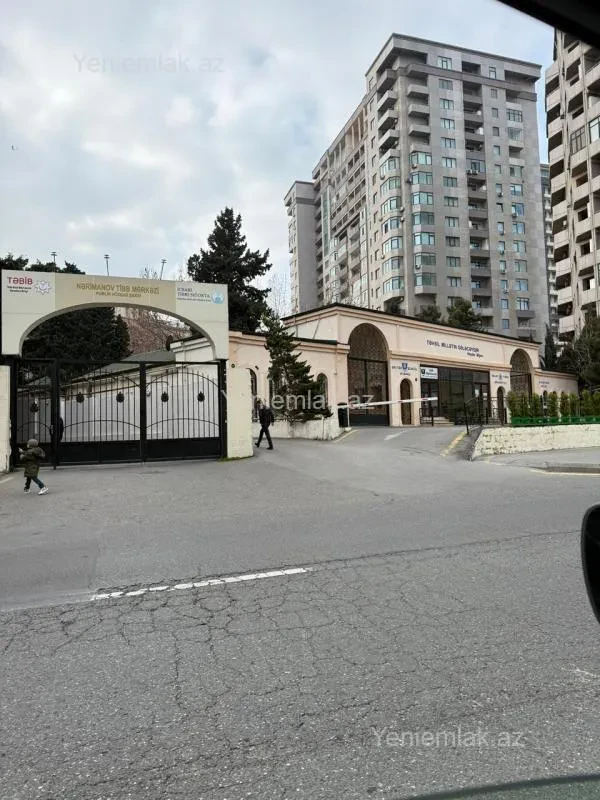 Satılır 2 otaqlı köhnə tikili 75 m²