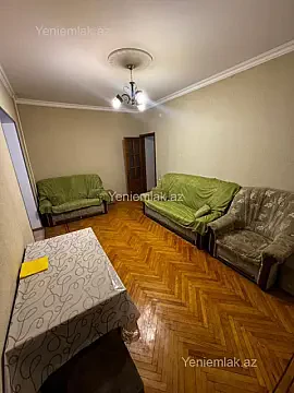 Satılır 2 otaqlı köhnə tikili 75 m²