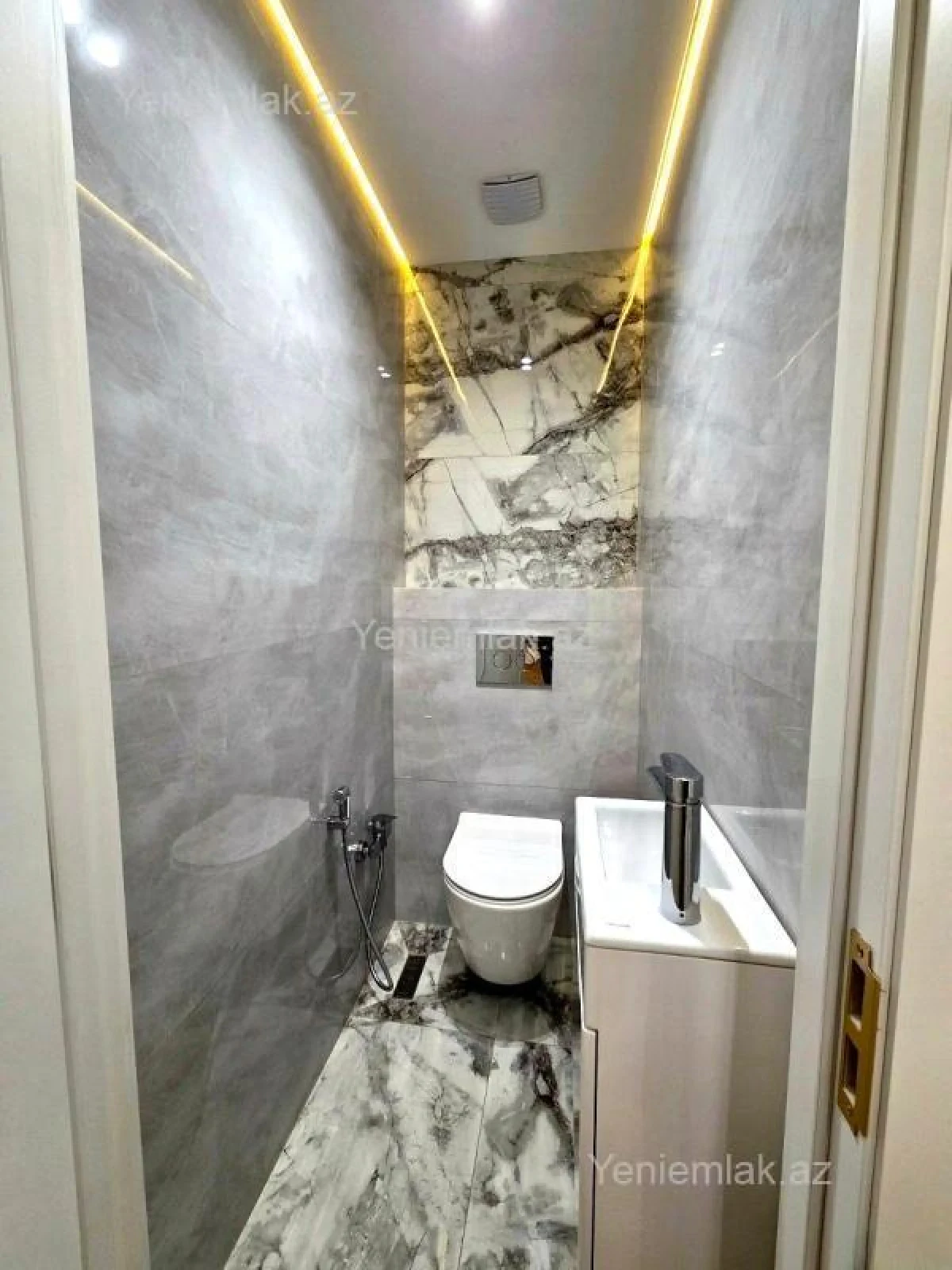 Satılır 2 otaqlı yeni tikili 82 m²