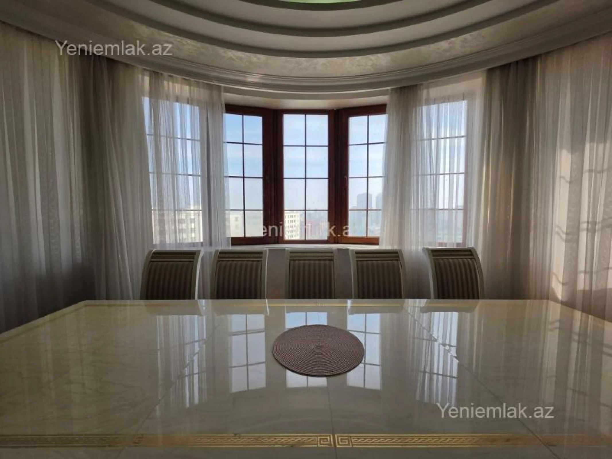 Satılır 4 otaqlı yeni tikili 300 m²