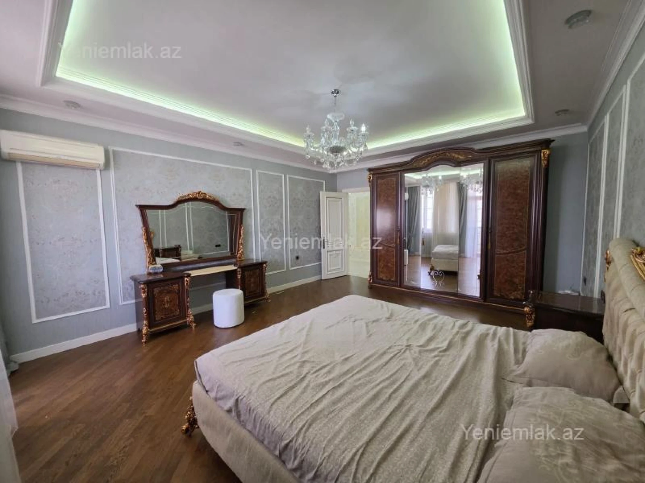 Satılır 4 otaqlı yeni tikili 300 m²