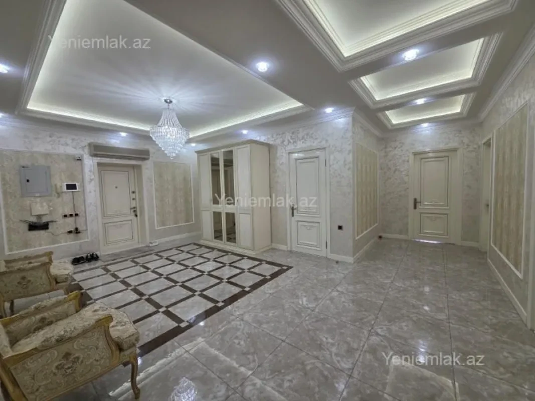 Satılır 4 otaqlı yeni tikili 300 m²