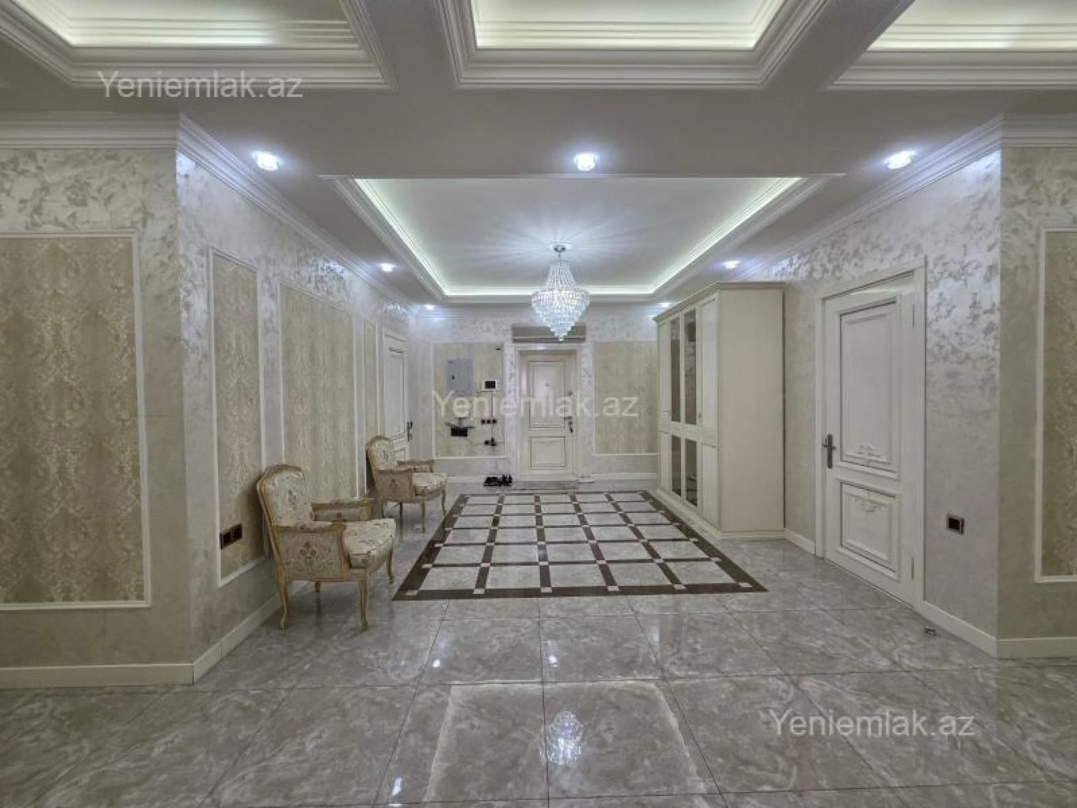 Satılır 4 otaqlı yeni tikili 300 m²