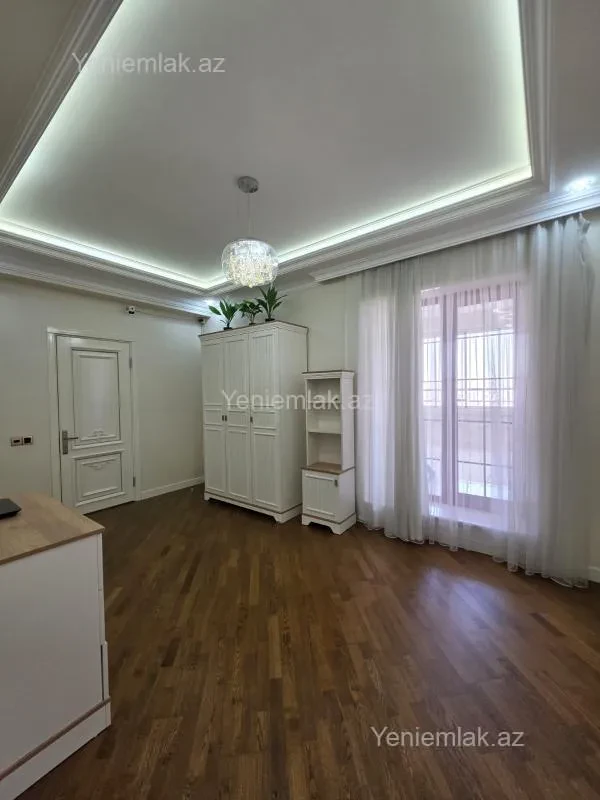 Satılır 4 otaqlı yeni tikili 300 m²
