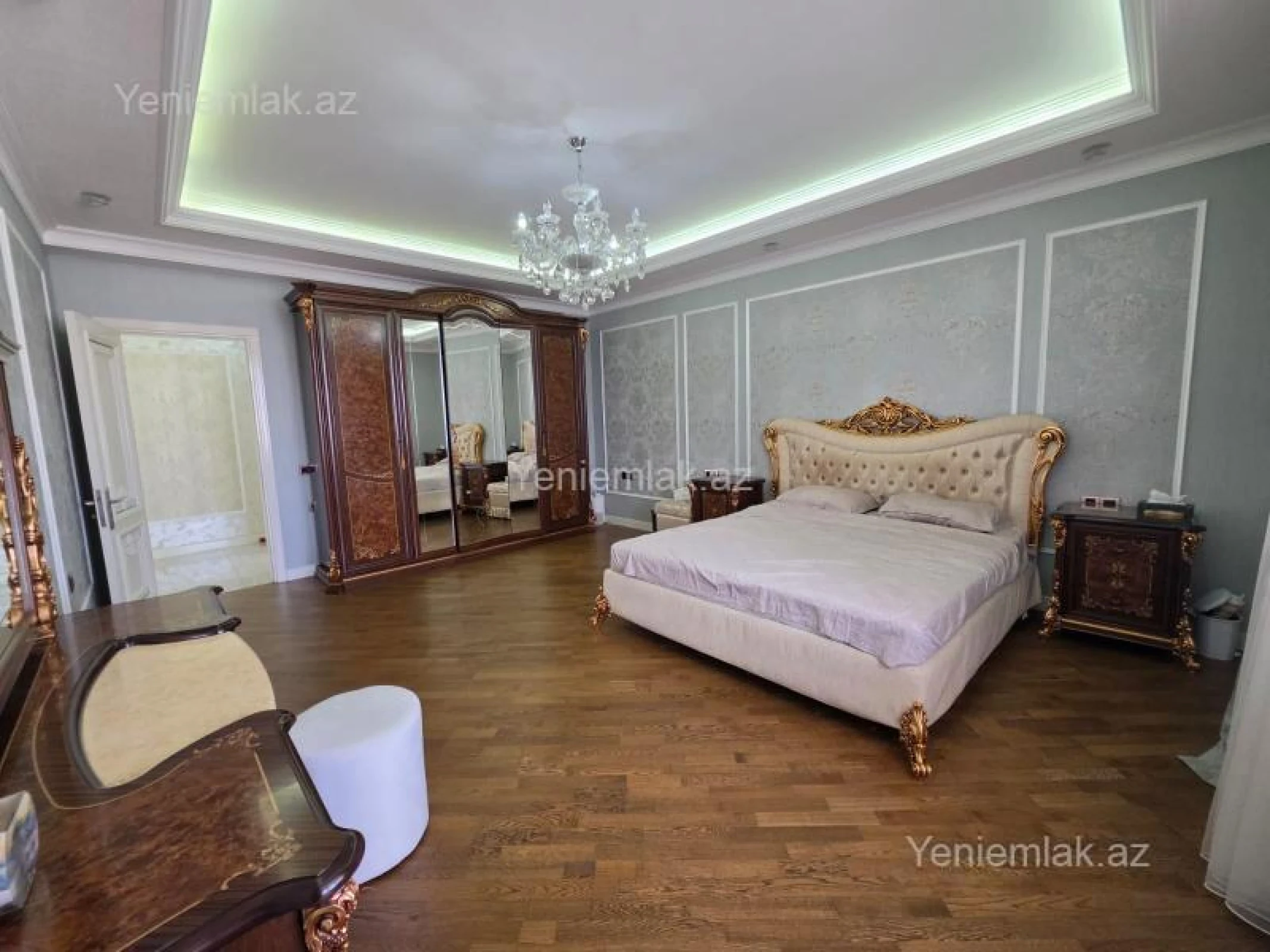 Satılır 4 otaqlı yeni tikili 300 m²