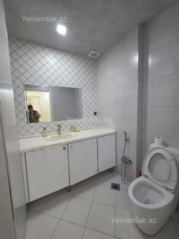 Satılır 4 otaqlı yeni tikili 300 m²