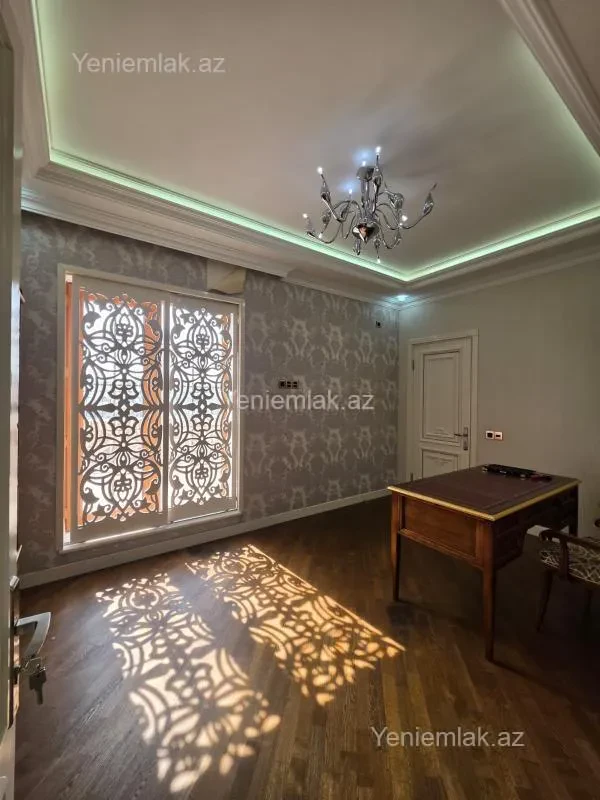 Satılır 4 otaqlı yeni tikili 300 m²