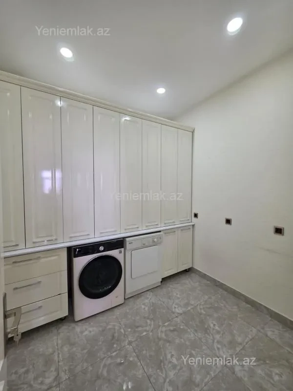 Satılır 4 otaqlı yeni tikili 300 m²