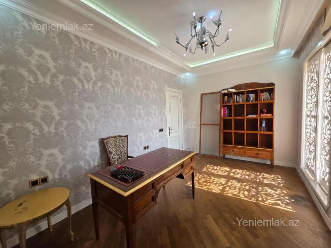 Satılır 4 otaqlı yeni tikili 300 m²