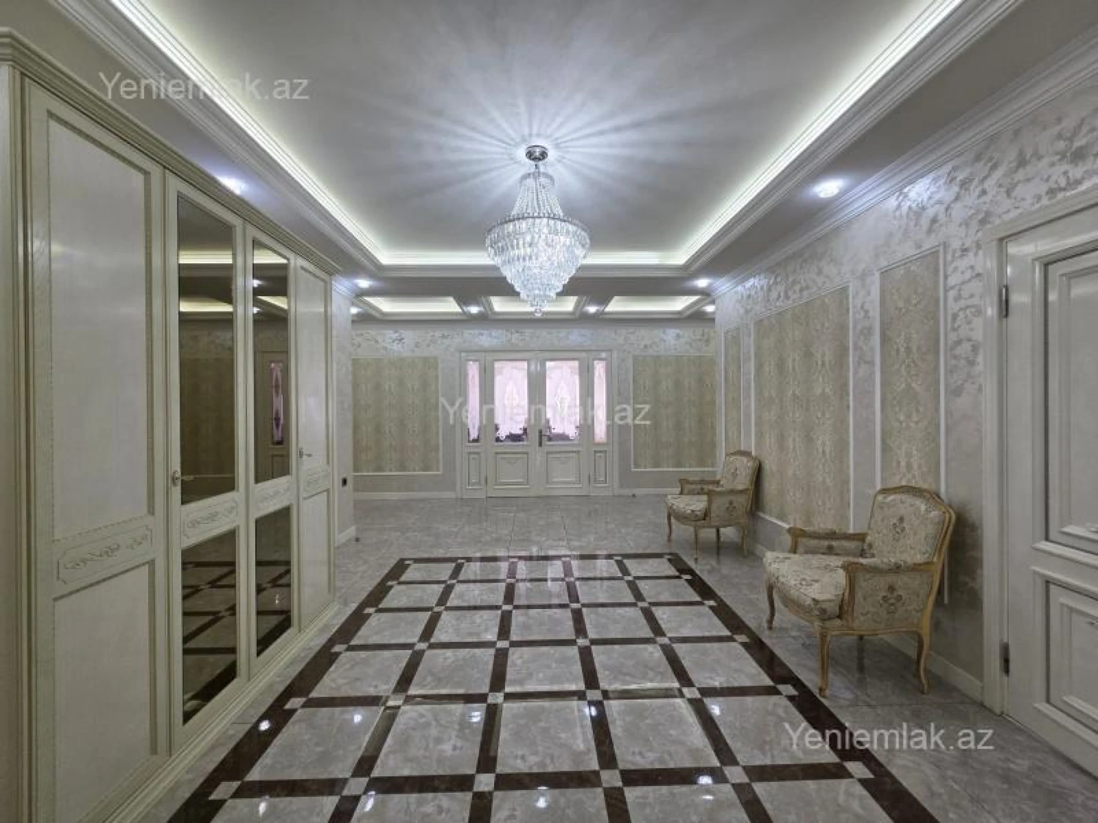 Satılır 4 otaqlı yeni tikili 300 m²