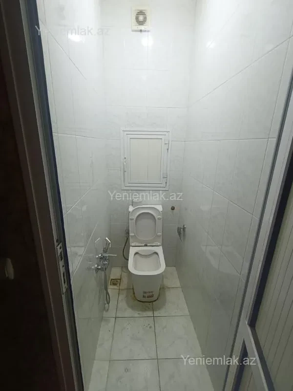 Satılır 3 otaqlı köhnə tikili 120 m²