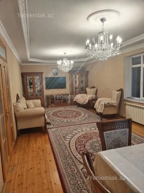 Satılır 4 otaqlı həyət evi 190 m²