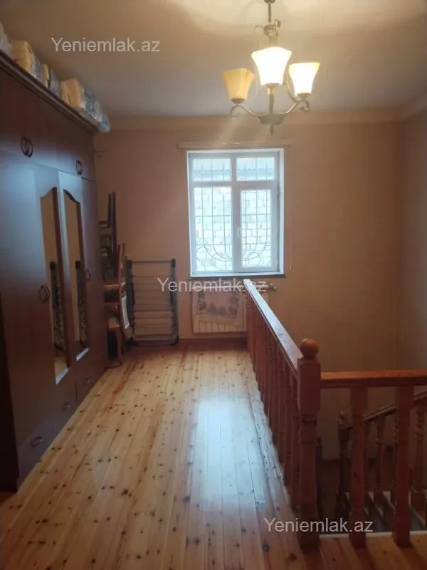 Satılır 4 otaqlı həyət evi 190 m²
