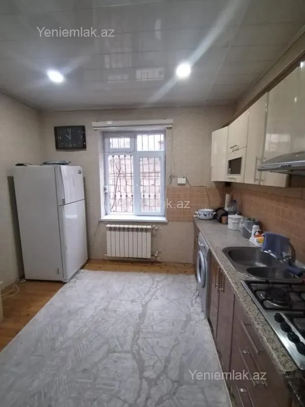 Satılır 4 otaqlı həyət evi 190 m²