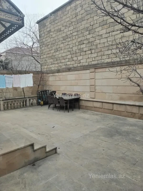 Satılır 4 otaqlı həyət evi 190 m²