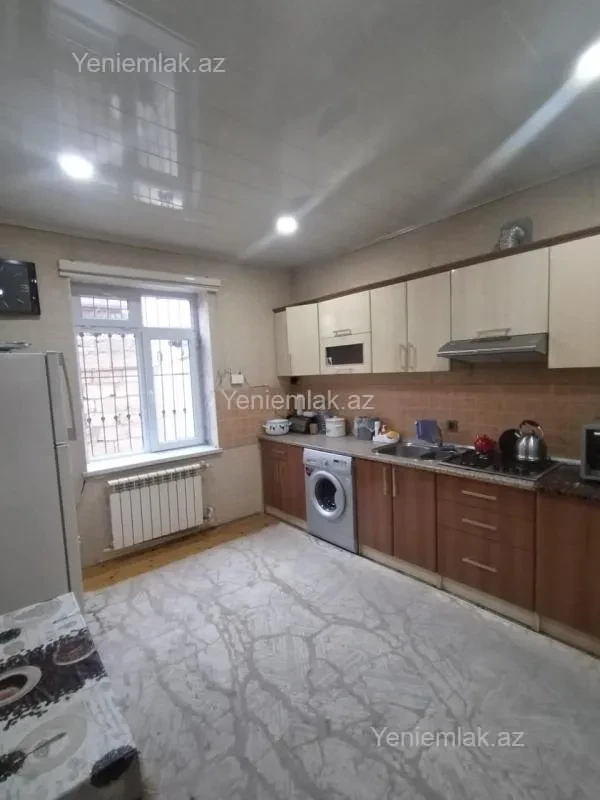 Satılır 4 otaqlı həyət evi 190 m²