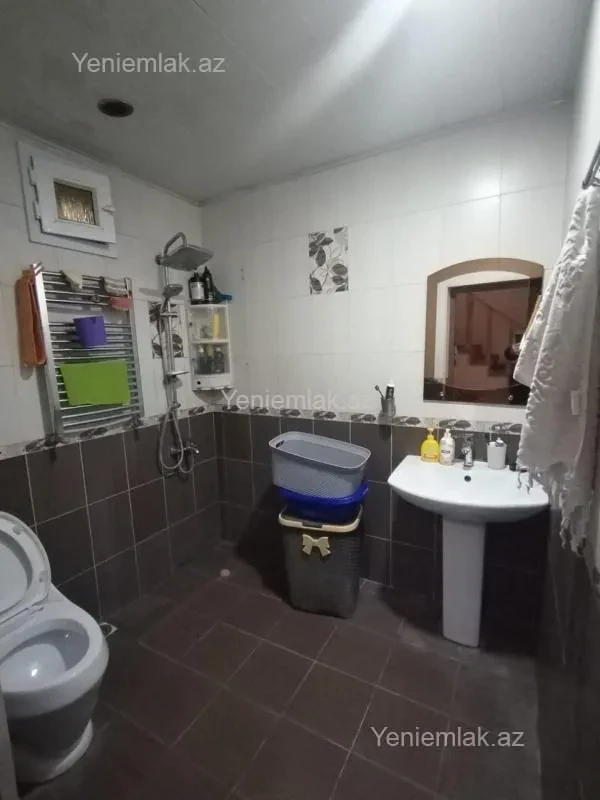 Satılır 4 otaqlı həyət evi 190 m²