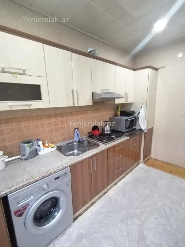 Satılır 4 otaqlı həyət evi 190 m²