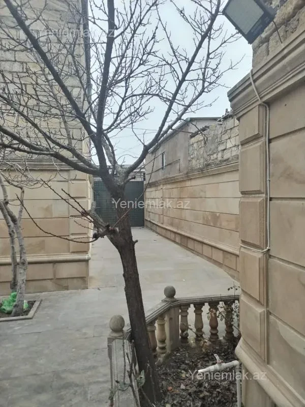 Satılır 4 otaqlı həyət evi 190 m²