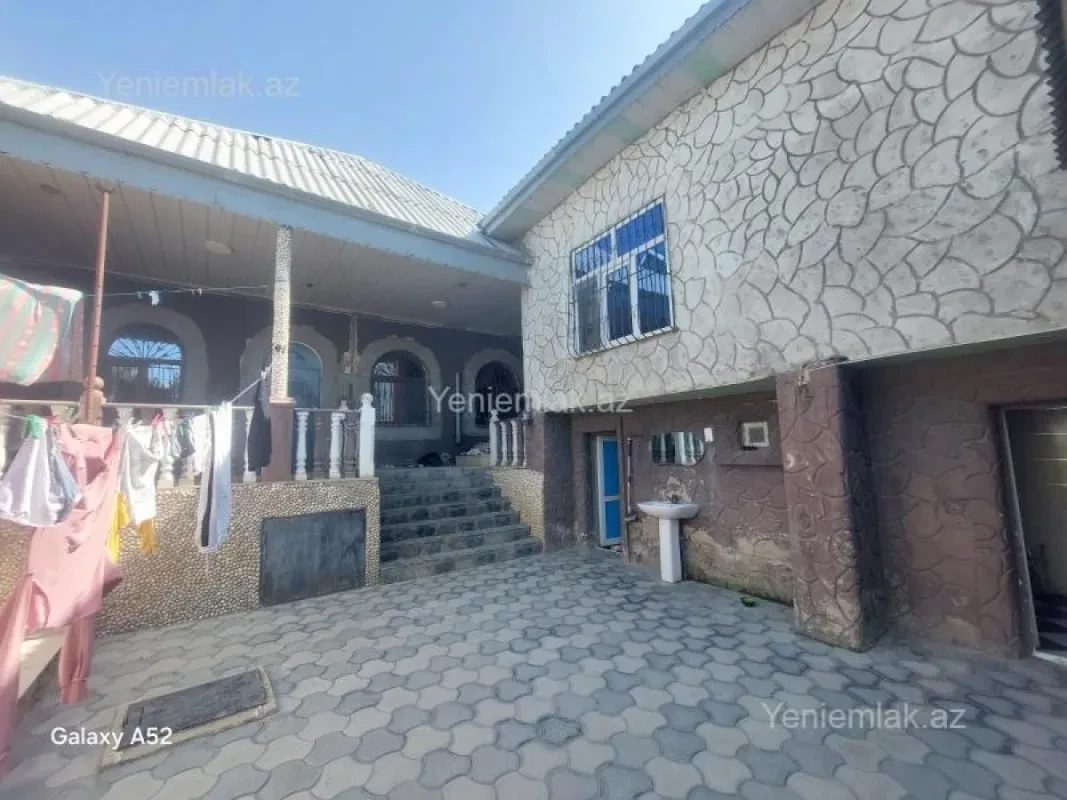 Satılır 4 otaqlı həyət evi 120 m²
