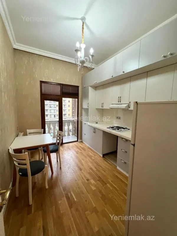 Satılır 3 otaqlı yeni tikili 98 m²