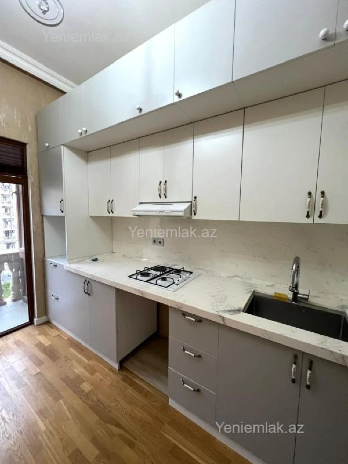 Satılır 3 otaqlı yeni tikili 98 m²