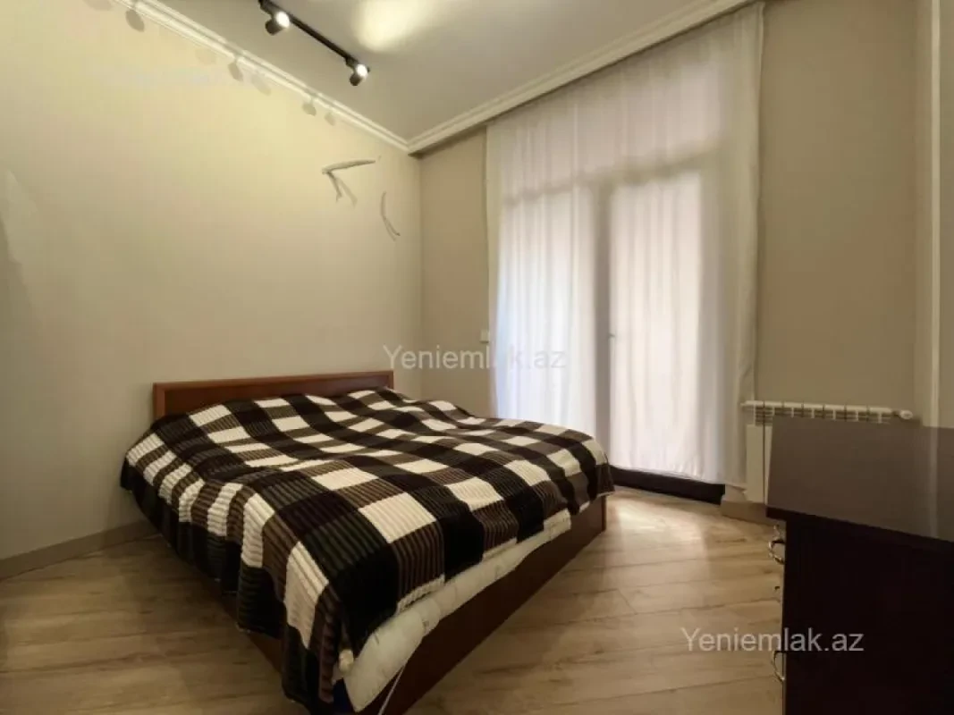 Satılır 2 otaqlı yeni tikili 65 m²