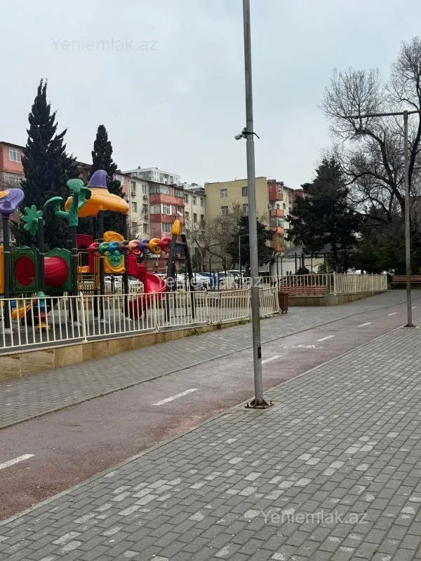 Satılır 3 otaqlı köhnə tikili 70 m²