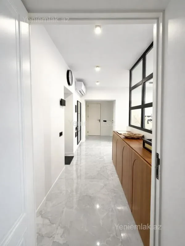 Satılır 2 otaqlı yeni tikili 93 m²