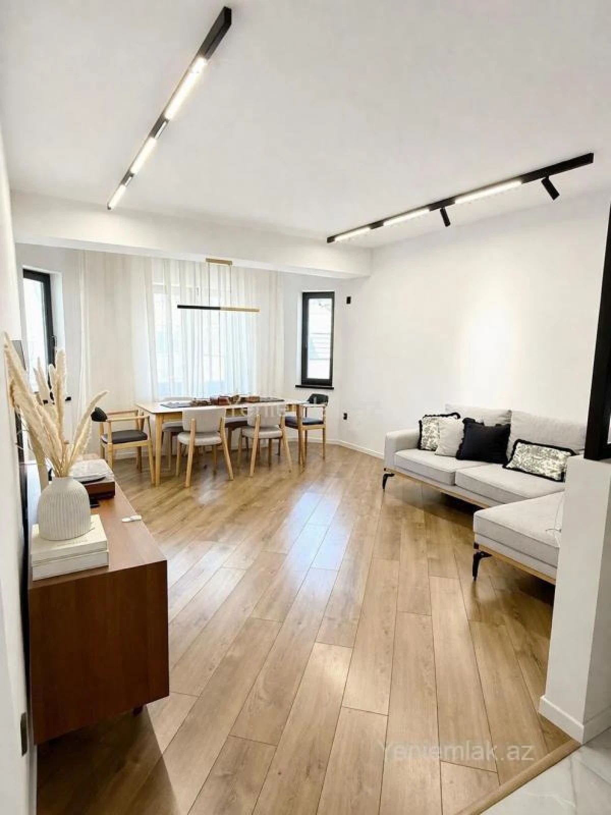 Satılır 2 otaqlı yeni tikili 93 m²