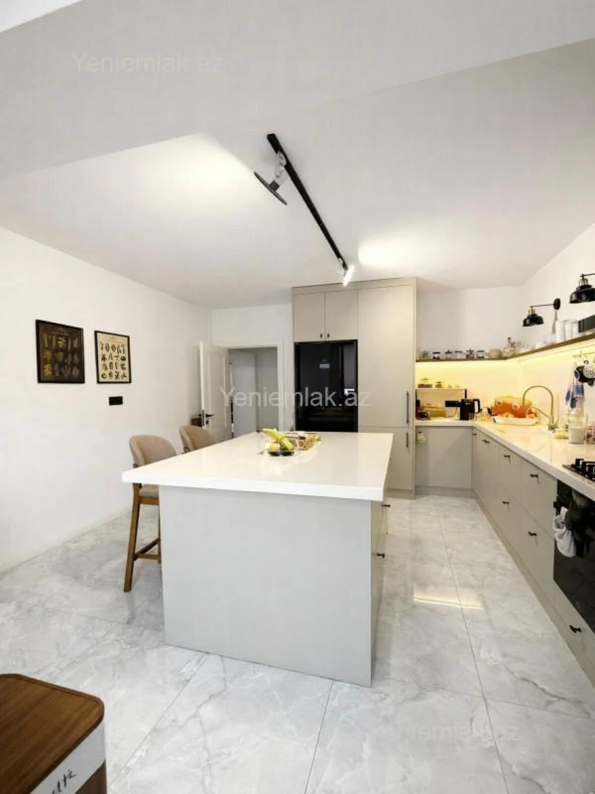 Satılır 2 otaqlı yeni tikili 93 m²