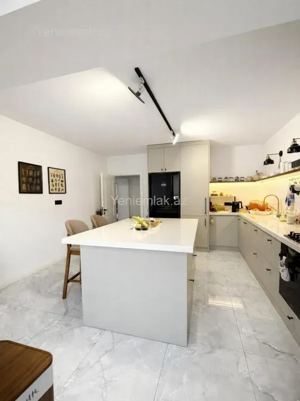 Satılır 2 otaqlı yeni tikili 93 m²