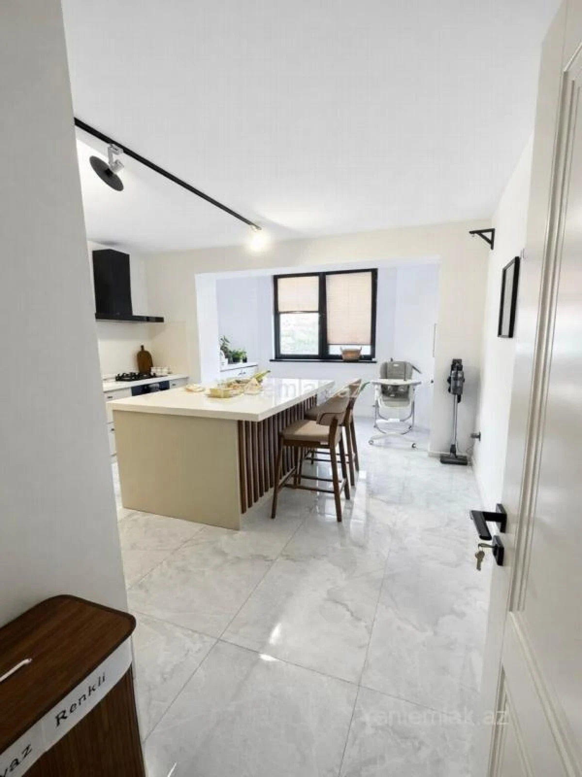 Satılır 2 otaqlı yeni tikili 93 m²