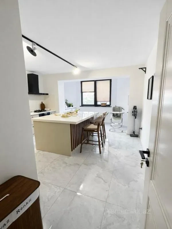 Satılır 2 otaqlı yeni tikili 93 m²