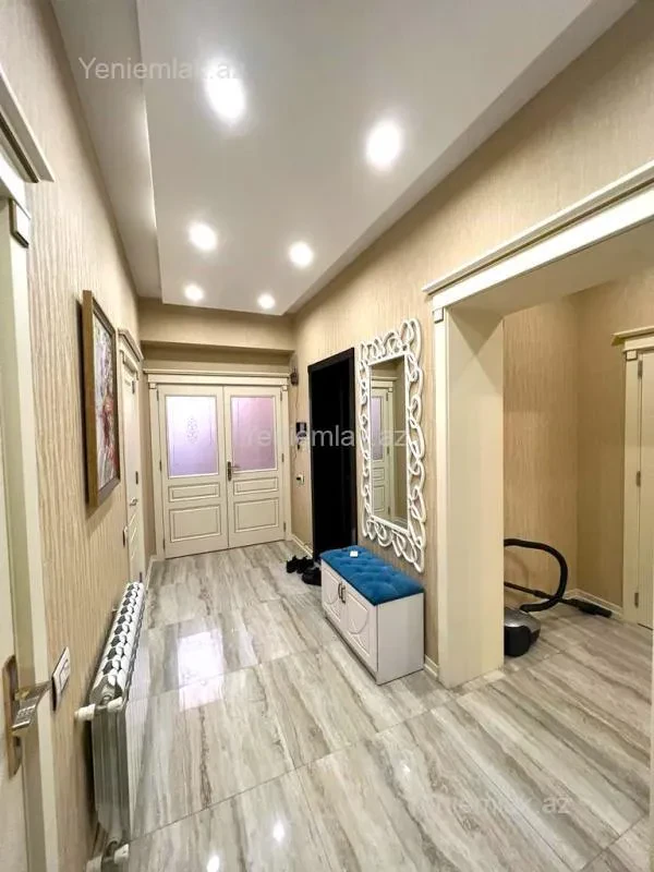 Satılır 3 otaqlı yeni tikili 110 m²