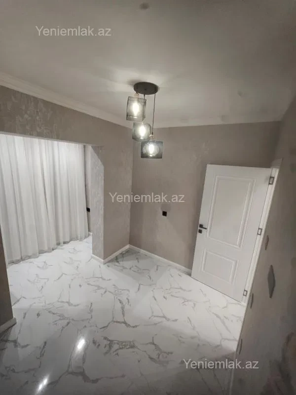 Satılır 2 otaqlı köhnə tikili 62 m²