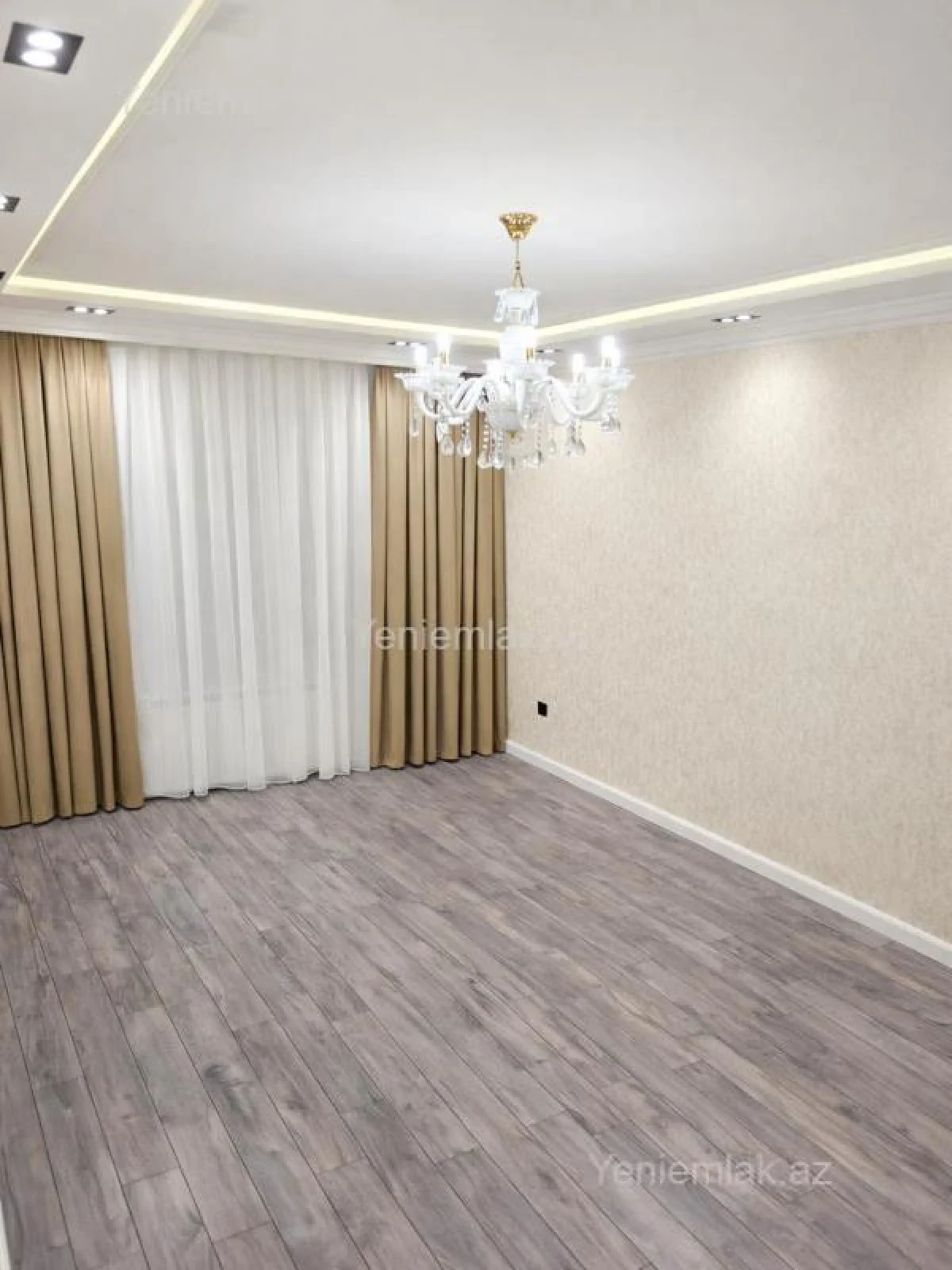 Satılır 2 otaqlı köhnə tikili 70 m²