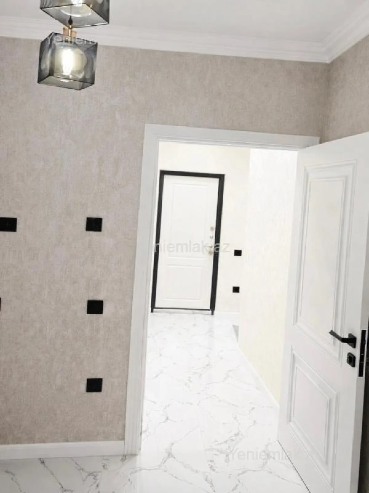 Satılır 2 otaqlı köhnə tikili 70 m²