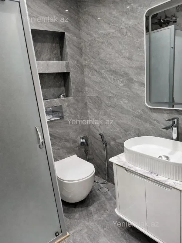 Satılır 2 otaqlı köhnə tikili 70 m²