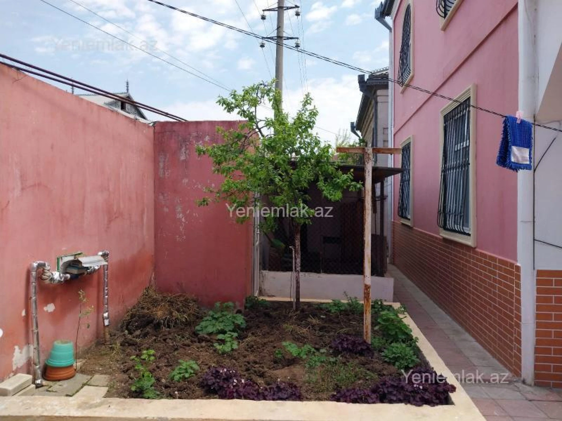 Satılır 6 otaqlı həyət evi 240 m²