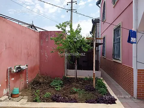 Satılır 6 otaqlı həyət evi 240 m²