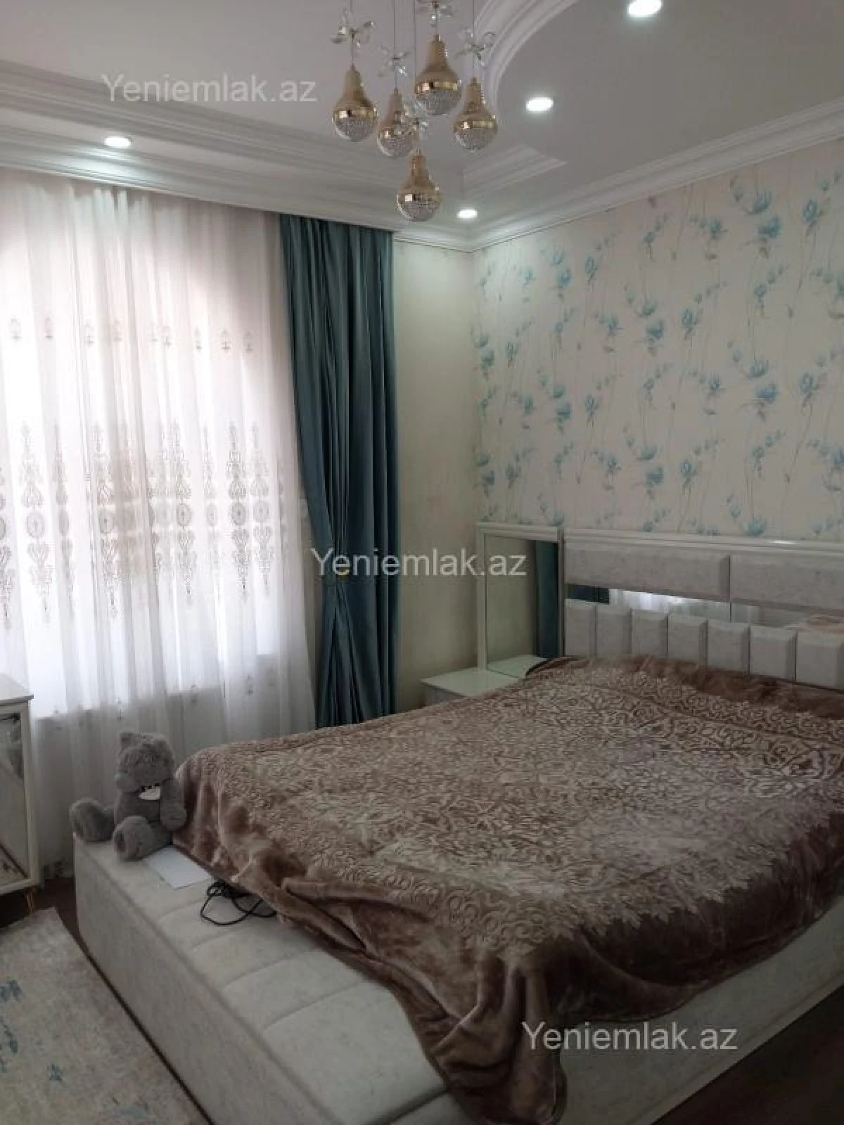 Satılır 6 otaqlı həyət evi 240 m²