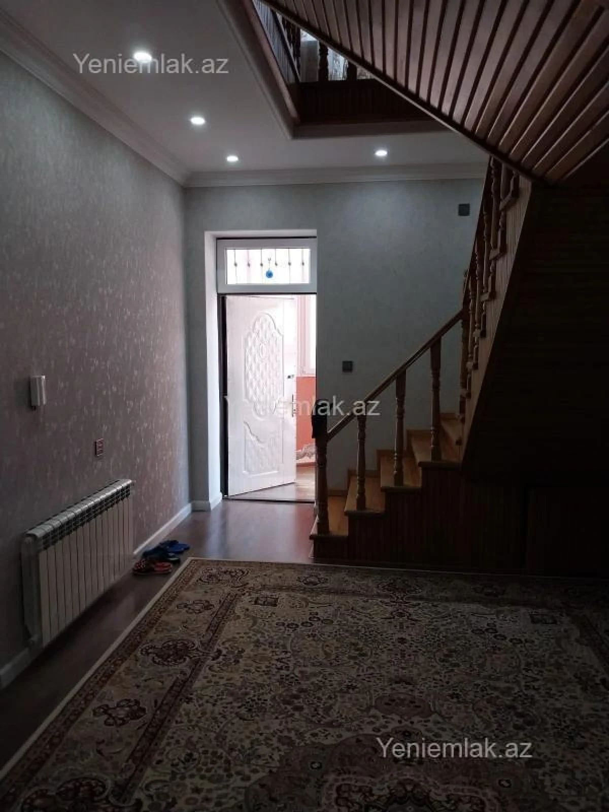 Satılır 6 otaqlı həyət evi 240 m²