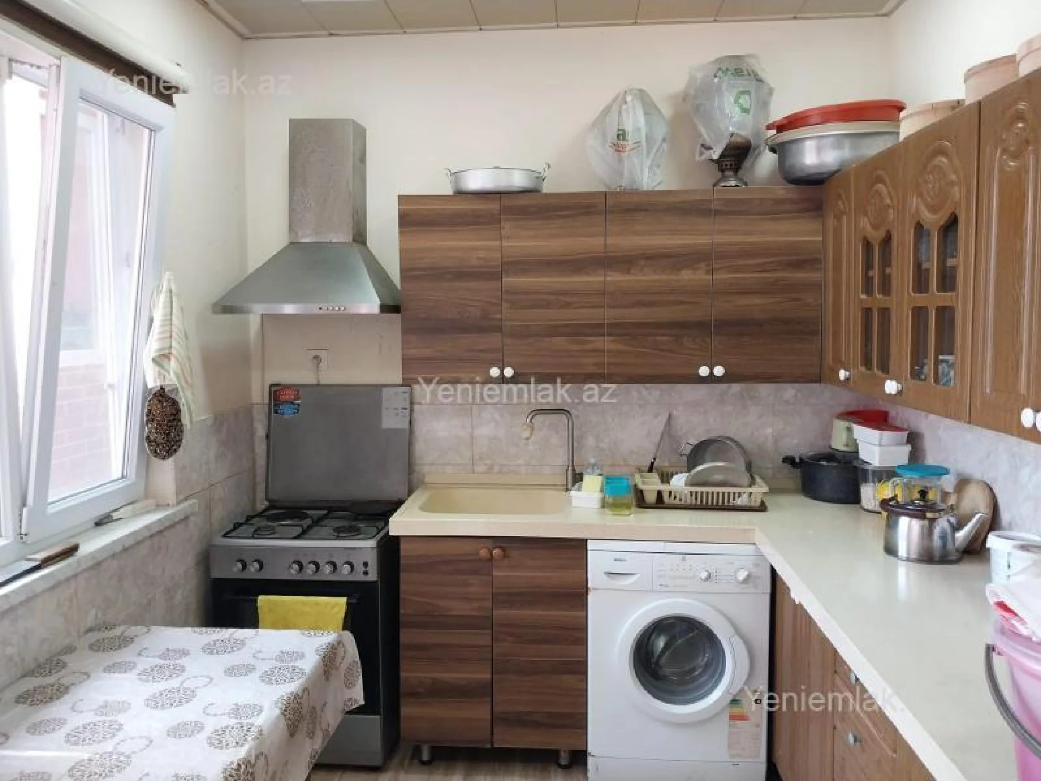 Satılır 6 otaqlı həyət evi 240 m²